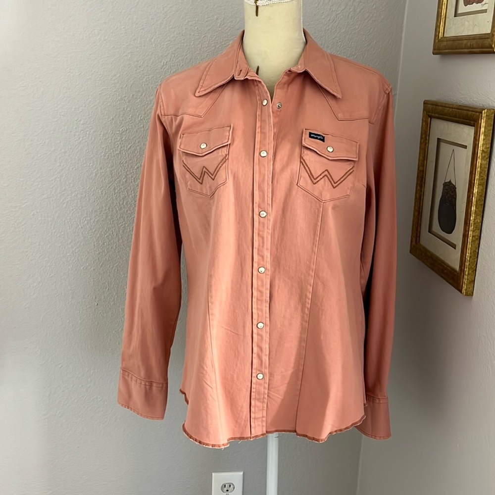 Like NewWrangler western button down blouse